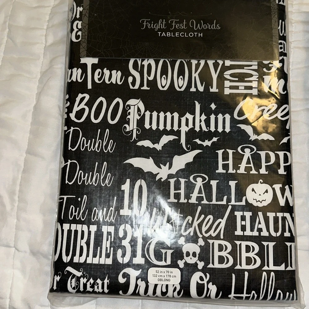 🆕2 Oblong Halloween Tablecloths